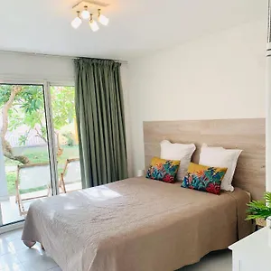 https://superbe-studio-ultra-cosy-a-2-min-de-la-plage.comcaribbean.com