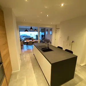 https://apt-spacious-with-sea-view.bruges-hotels.info
